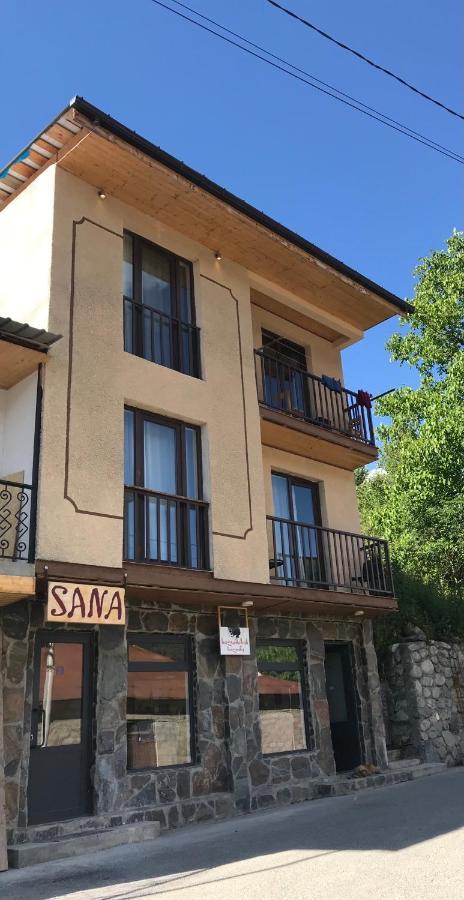 Sana Guest House Mestia Exterior foto